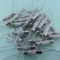 فیوز ۲۰A سرامیکی پایه دار